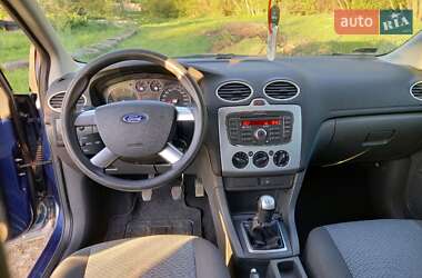 Хэтчбек Ford Focus 2007 в 
