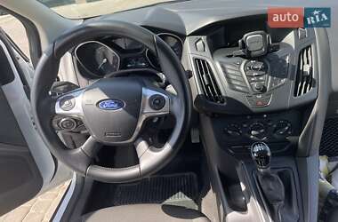 Хэтчбек Ford Focus 2013 в 