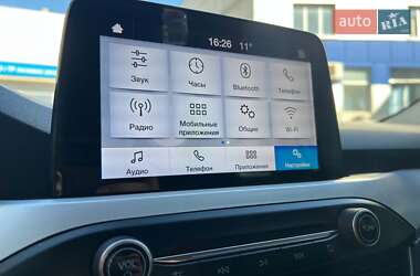 Хэтчбек Ford Focus 2019 в 