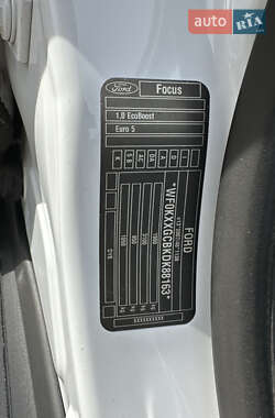 Хэтчбек Ford Focus 2013 в 