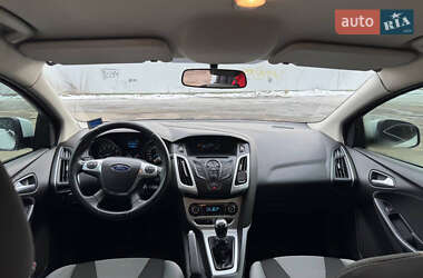 Хэтчбек Ford Focus 2013 в 