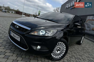 Хэтчбек Ford Focus 2010 в 