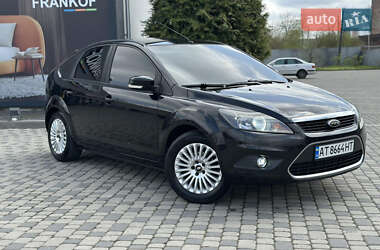 Хэтчбек Ford Focus 2010 в 