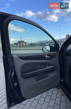 Хетчбек Ford Focus 2010 в 