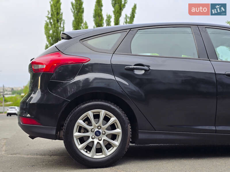 Хэтчбек Ford Focus 2015 в Киеве