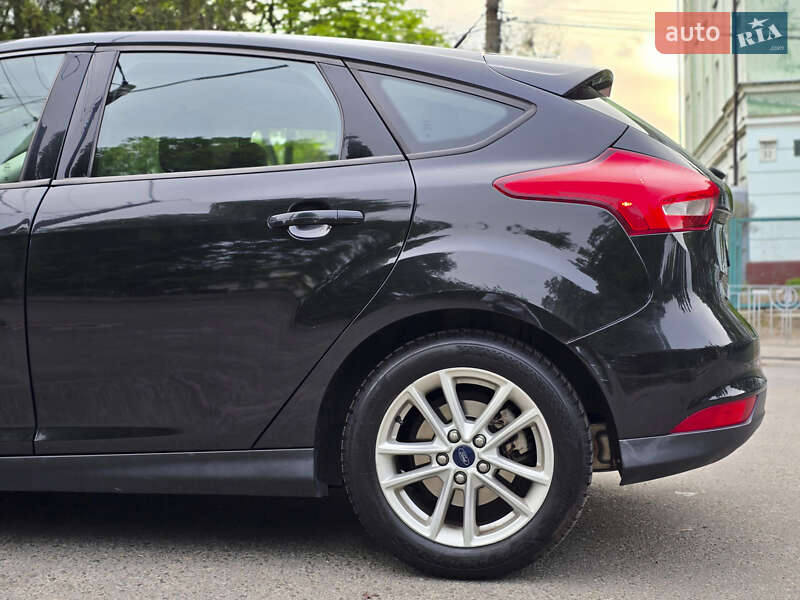 Хэтчбек Ford Focus 2015 в Киеве