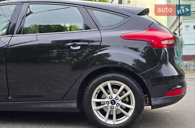 Хэтчбек Ford Focus 2015 в 