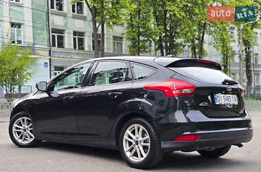 Хэтчбек Ford Focus 2015 в 