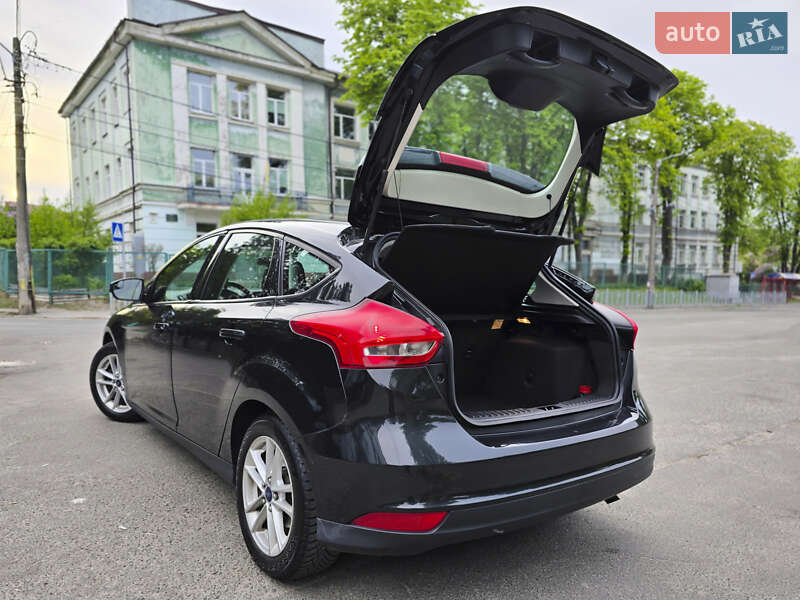 Хэтчбек Ford Focus 2015 в Киеве