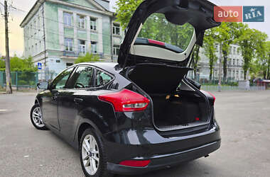 Хэтчбек Ford Focus 2015 в 