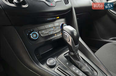 Хэтчбек Ford Focus 2015 в 