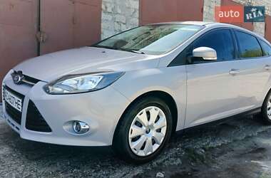 Хэтчбек Ford Focus 2014 в 