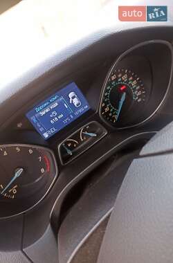 Хэтчбек Ford Focus 2012 в 