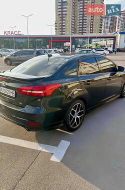 Седан Ford Focus 2015 в 