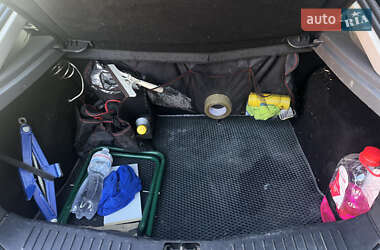 Хэтчбек Ford Focus 2011 в 