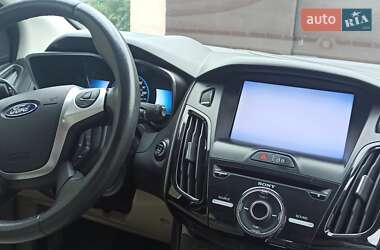 Хэтчбек Ford Focus 2013 в 