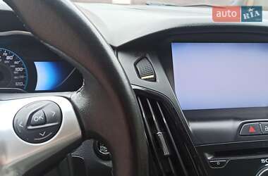 Хэтчбек Ford Focus 2013 в 