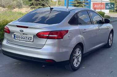 Седан Ford Focus 2015 в 