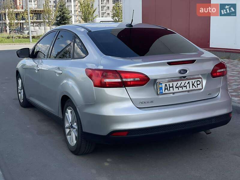 Седан Ford Focus 2015 в Дніпрі