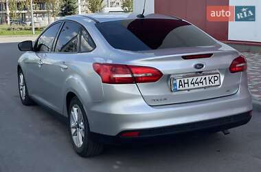 Седан Ford Focus 2015 в 