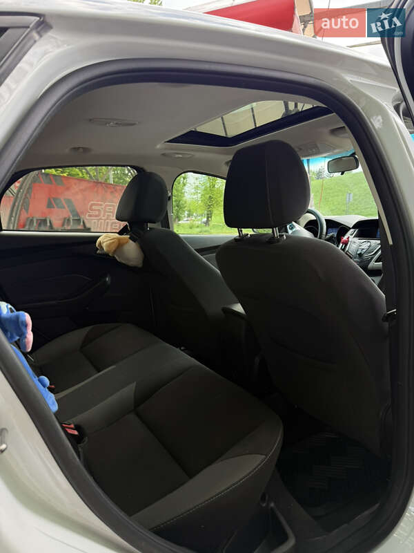 Седан Ford Focus 2014 в Каменке-Бугской