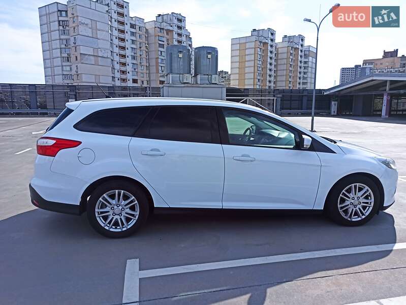 Универсал Ford Focus 2012 в Киеве фото 2 Универсал Ford Focus 2012 в Киеве