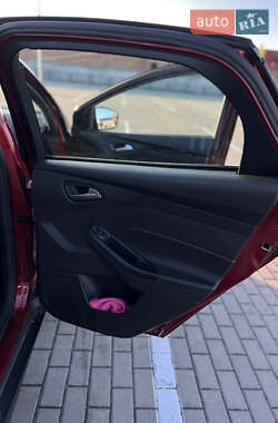 Седан Ford Focus 2016 в 