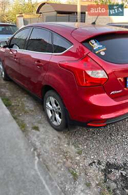 Хэтчбек Ford Focus 2013 в 