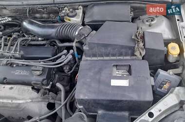 Седан Ford Focus 2003 в 