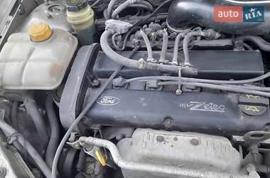 Седан Ford Focus 2003 в 