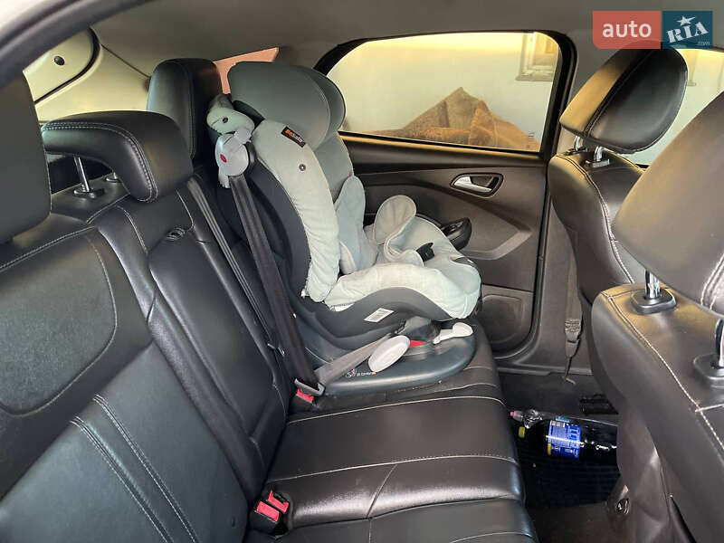 Хэтчбек Ford Focus 2014 в Вышгороде