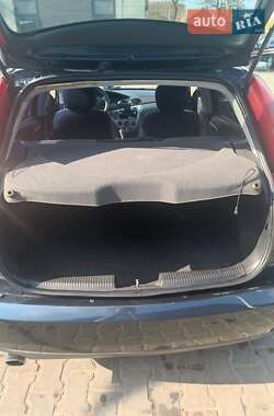 Хэтчбек Ford Focus 2001 в 