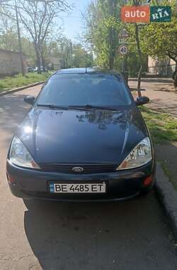 Хэтчбек Ford Focus 2001 в 