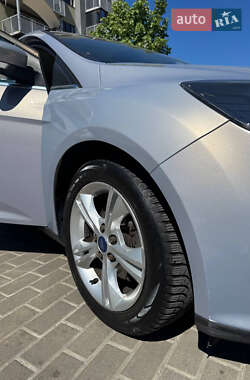 Хетчбек Ford Focus 2014 в 