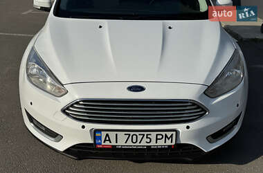 Хэтчбек Ford Focus 2016 в 