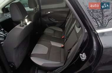 Хэтчбек Ford Focus 2013 в 