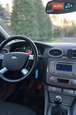 Хэтчбек Ford Focus 2009 в 