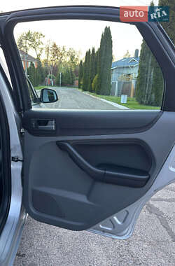 Хэтчбек Ford Focus 2009 в 