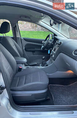 Хэтчбек Ford Focus 2009 в 