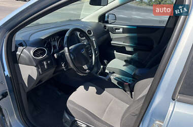 Седан Ford Focus 2010 в 