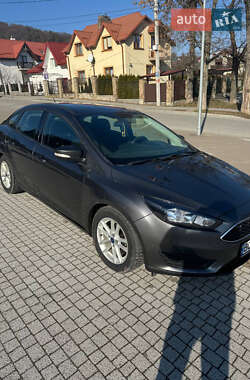Седан Ford Focus 2015 в 