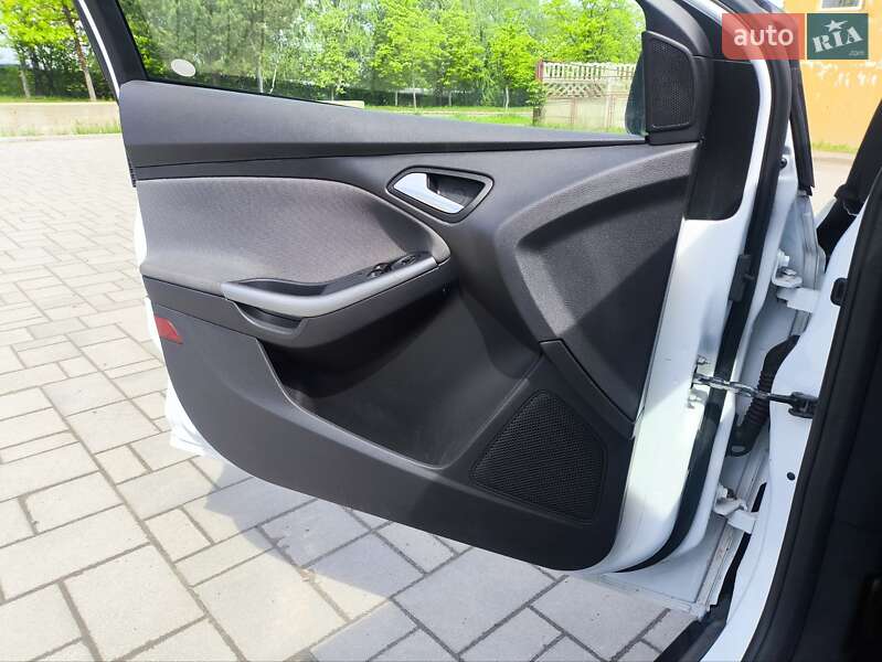 Универсал Ford Focus 2011 в Долине