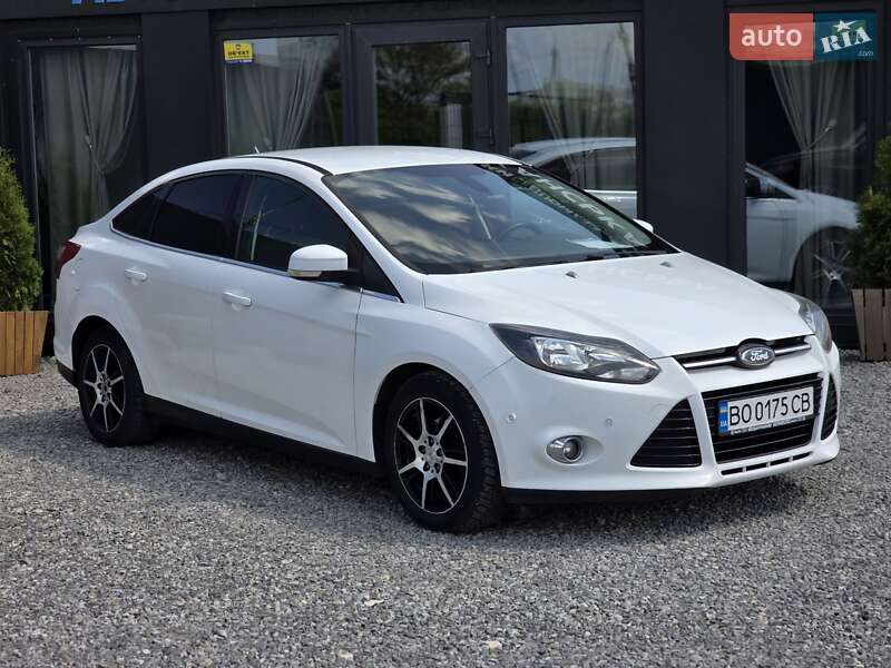 Седан Ford Focus 2011 в 