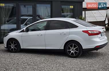 Седан Ford Focus 2011 в 