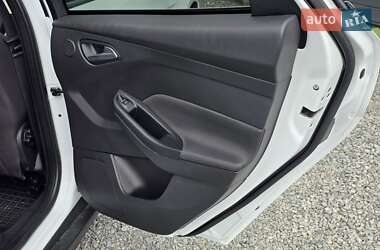 Седан Ford Focus 2011 в 