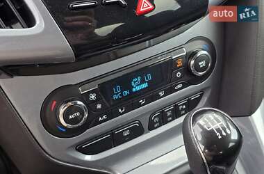 Седан Ford Focus 2011 в 