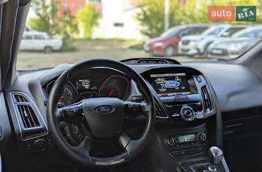 Хэтчбек Ford Focus 2013 в 