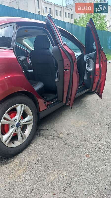 Седан Ford Focus 2014 в Києві