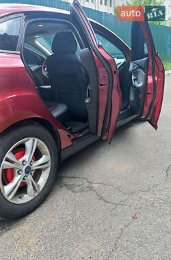Седан Ford Focus 2014 в 