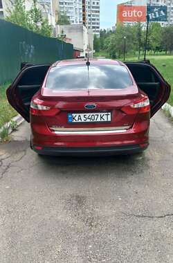 Седан Ford Focus 2014 в 